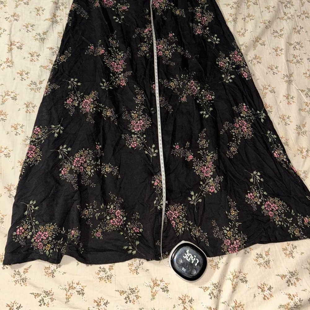 Vintage Black floral midi skirt with buttons - Picture 6 of 6
